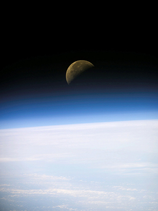 File:Earth Moonrise.jpg