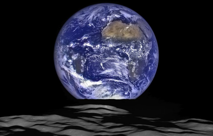 File:Earthrise2015 m.png