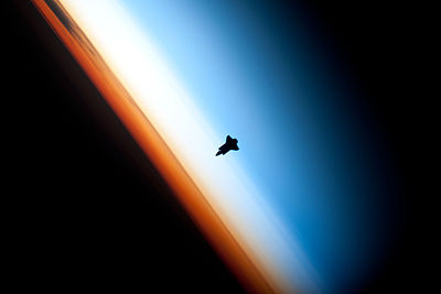 File:Endeavour layers of atmosphere.jpg
