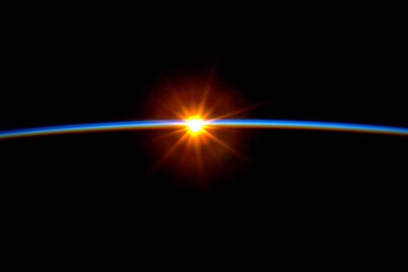 File:Scott Kelly from the ISS Jan29,2016 Sunrise.jpg